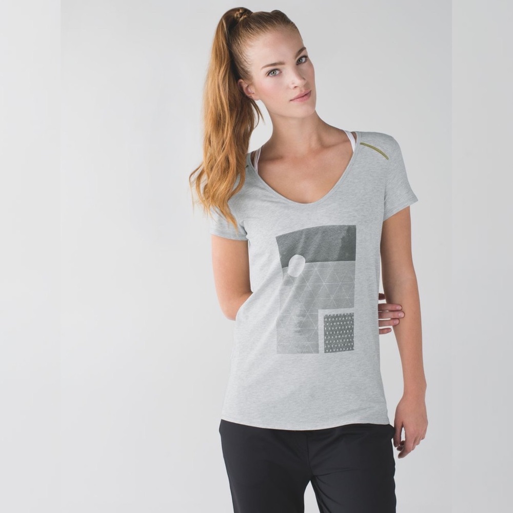 Lululemon Superb Short Sleeve Tee